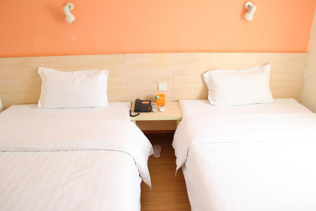 7Days Inn Premium Guangzhou Tianhe West Tiyu Road Subway Station Exterior foto