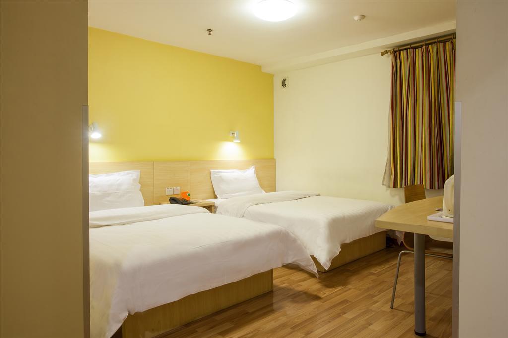 7Days Inn Premium Guangzhou Tianhe West Tiyu Road Subway Station Exterior foto